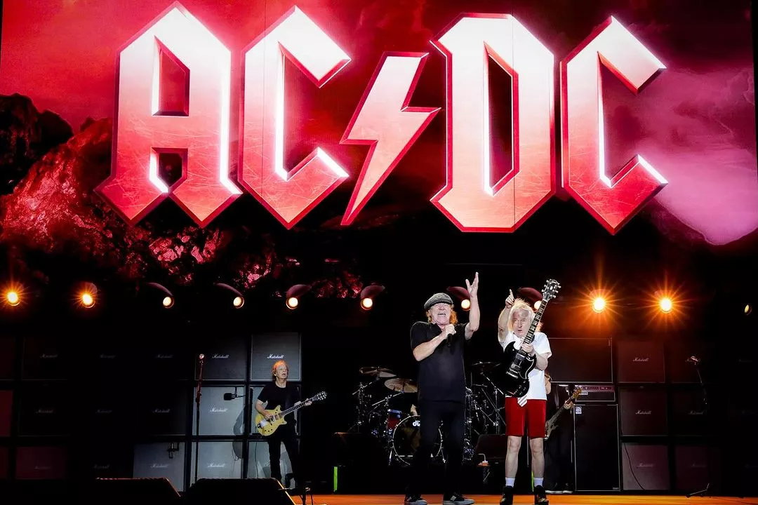 Chris Slade absent de la tournée d'AC/DC : "Angus voulait probablement un peu de changement"