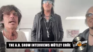 Mötley Crüe : Nikki Sixx fait l'éloge des premiers albums d'Aerosmith 