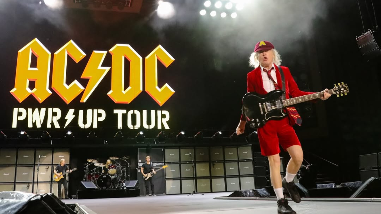 AC/DC joue devant 60 000 fans à Prague : la tournée européenne Power Up ...