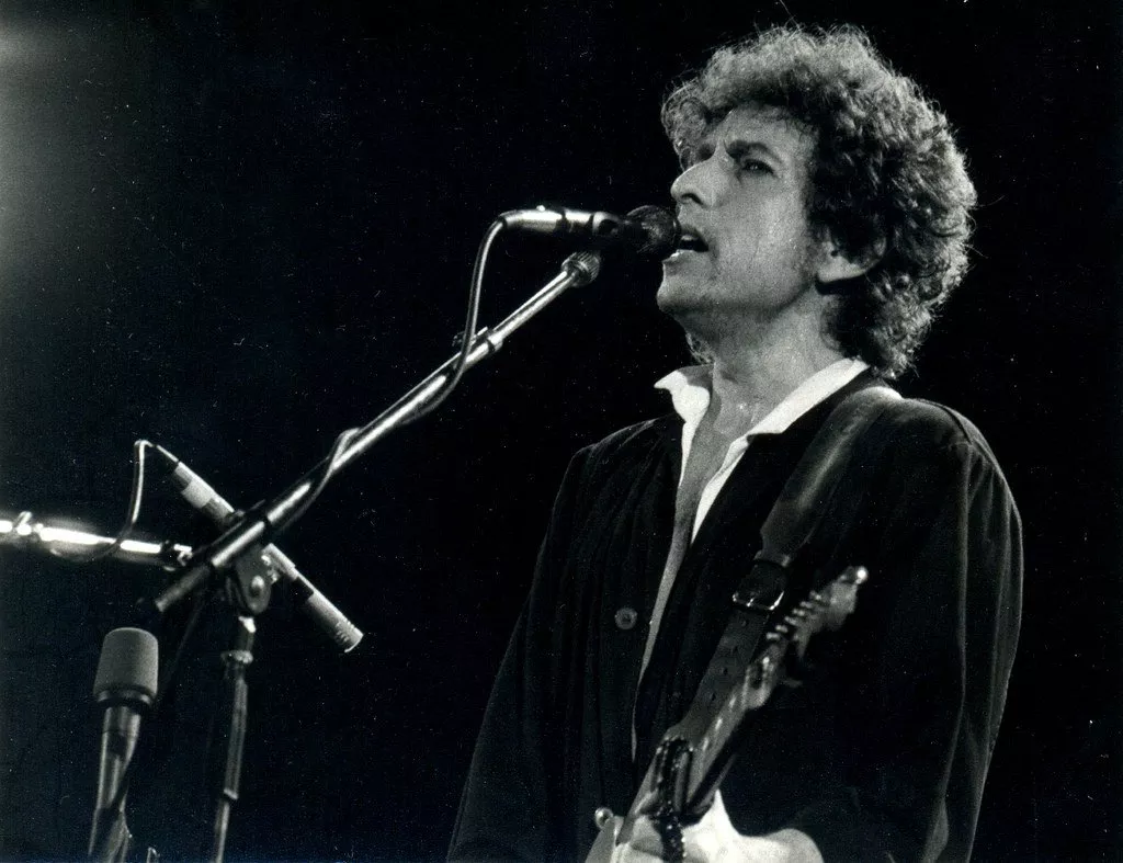 Bob Dylan : une de ses peintures vendue aux enchères