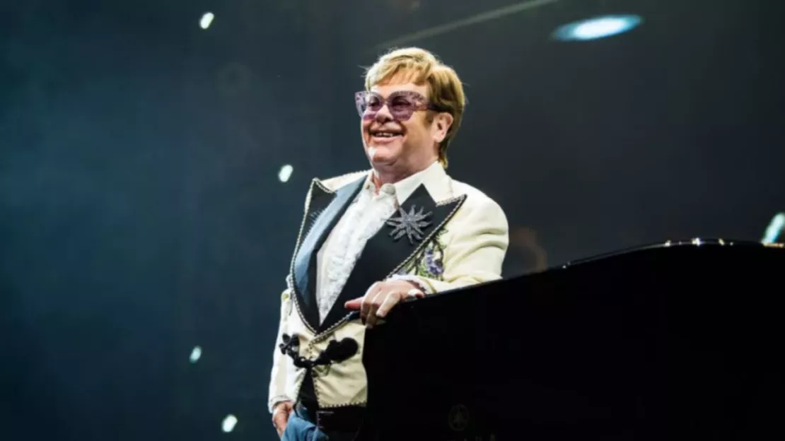 Elton John : Il met son album en pause !