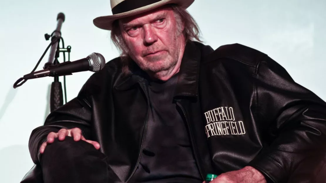 Neil Young s'engage pour l'Ukraine : il commencera sa tournée là-bas avec un concert gratuit