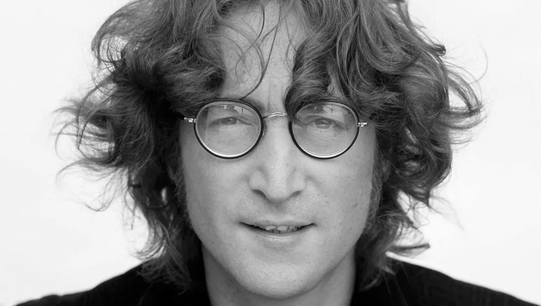 John Lennon : ses lunettes et des photos collector mises aux enchères