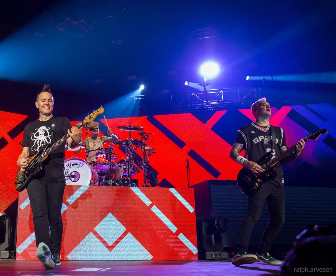 Blink-182 dévoile un titre inédit sur scène