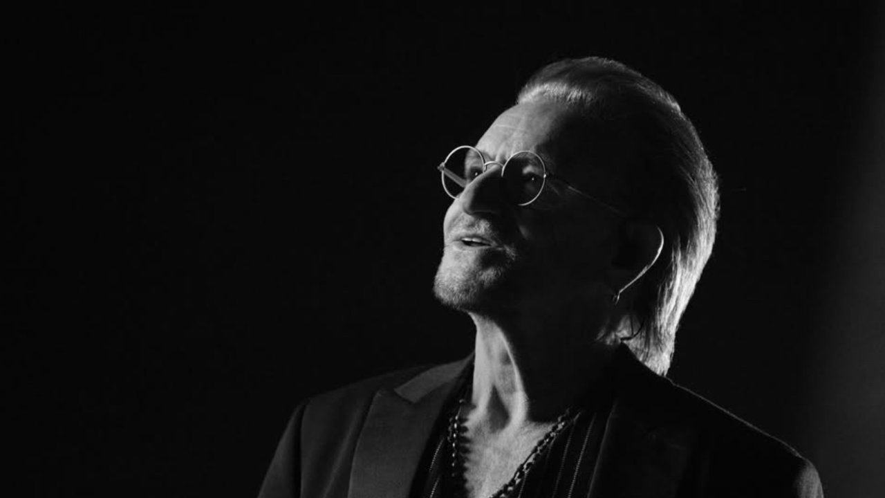 Bono rend hommage à la paix et aux employés licenciés de l’USAID