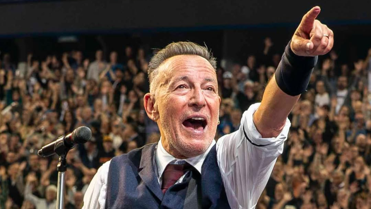 Ce jour où : Bruce Springsteen annule un concert en Caroline du Nord pour protester contre une loi anti-LGBTQ+ Ce jour où : Bruce Springsteen annule un concert en Caroline du Nord pour protester contre une loi anti-LGBTQ+
