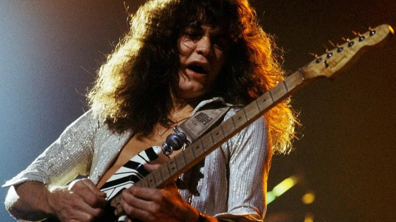Comment Eddie Van Halen a révolutionné la guitare et le rock avec son style intemporel Comment Eddie Van Halen a révolutionné la guitare et le rock avec son style intemporel