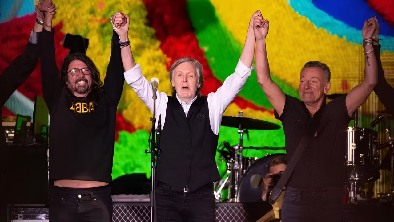 Dave Grohl des Foo Fighters : &laquo; Paul McCartney m'a aid&eacute; &agrave; surmonter le d&eacute;c&egrave;s de Taylor. &raquo;