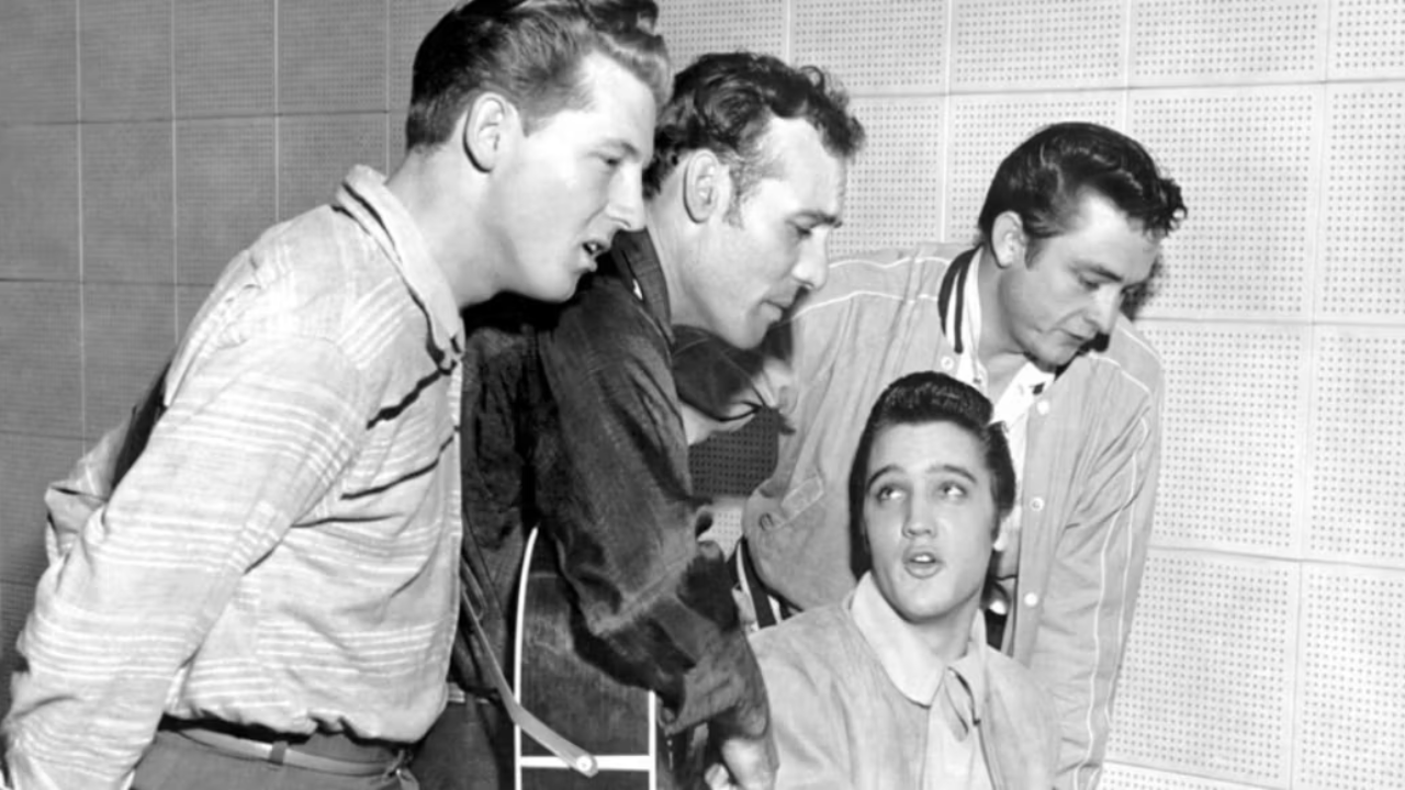 Elvis Presley et Johnny Cash : le lien entre les deux l&eacute;gendes et la naissance du Million Dollar Quartet, avec Jerry Lee Lewis et Carl Perkins