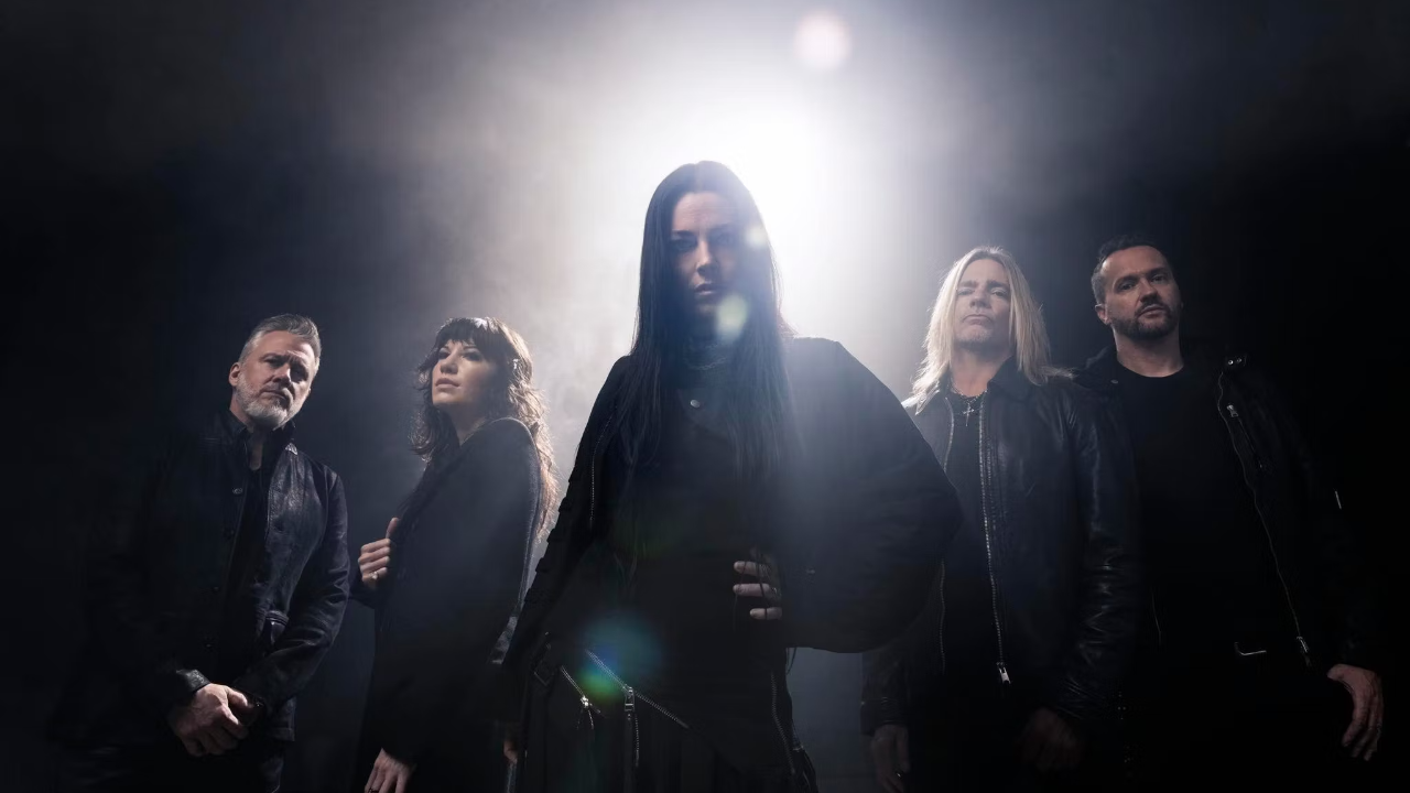 Evanescence : Amy Lee parle de son nouveau single &laquo; Who Will You Follow &raquo; : &laquo; Il s'agit de patauger dans les mensonges, de chercher la v&eacute;rit&eacute;. &raquo;