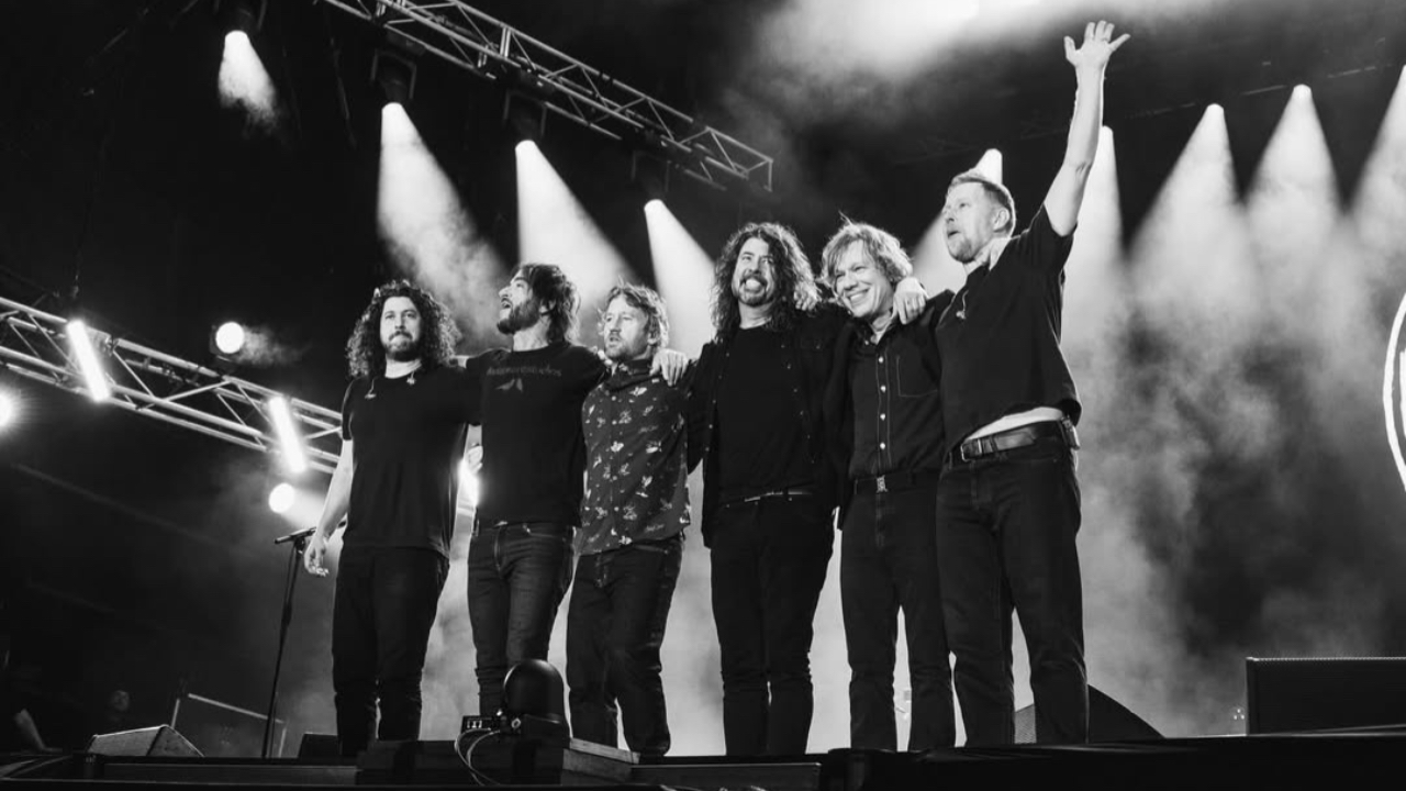 Dave Grohl r&eacute;v&egrave;le en plein concert que le prochain album des Foo Fighters est termin&eacute; !