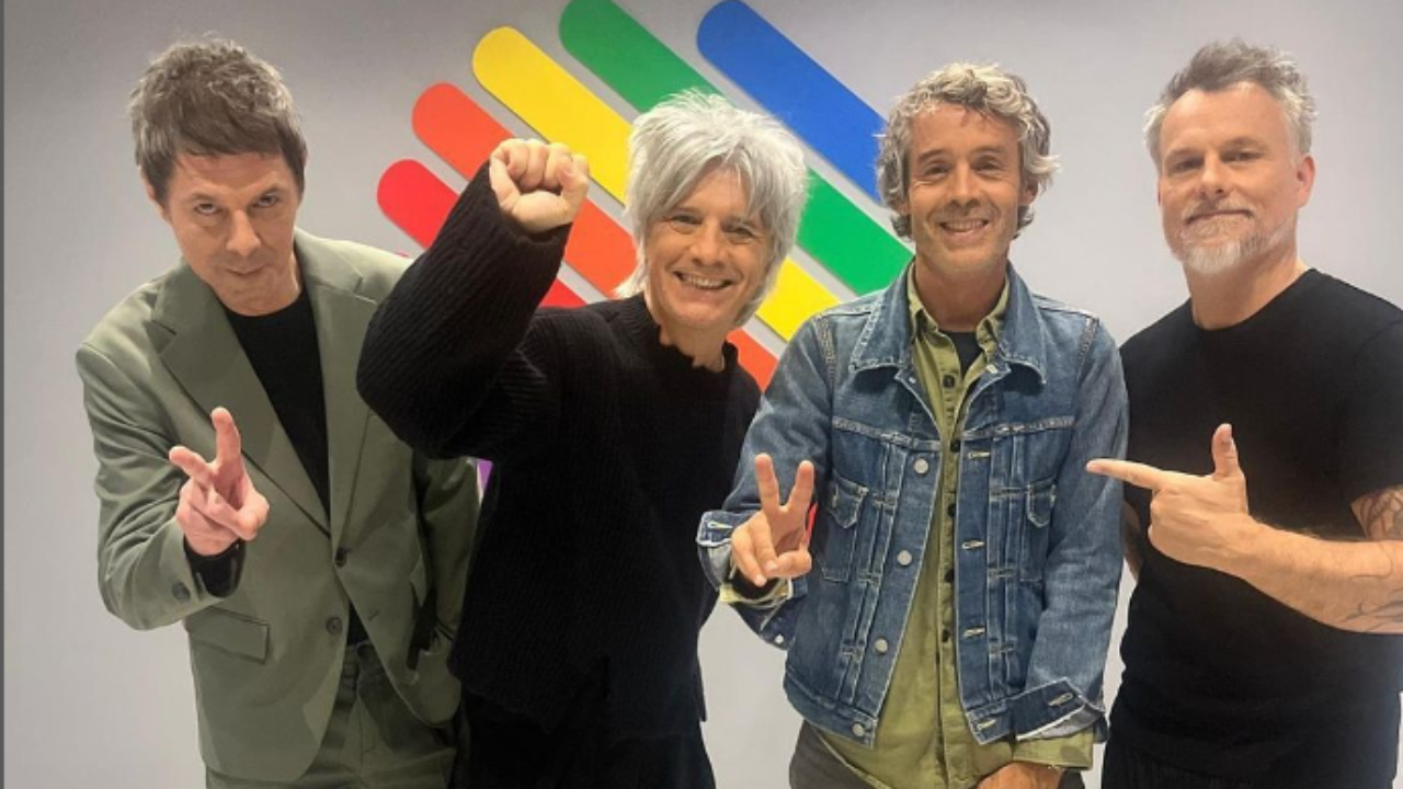 Indochine change de ton avec "La Belle et la Bête", leur nouveau clip ! Indochine change de ton avec "La Belle et la Bête", leur nouveau clip !