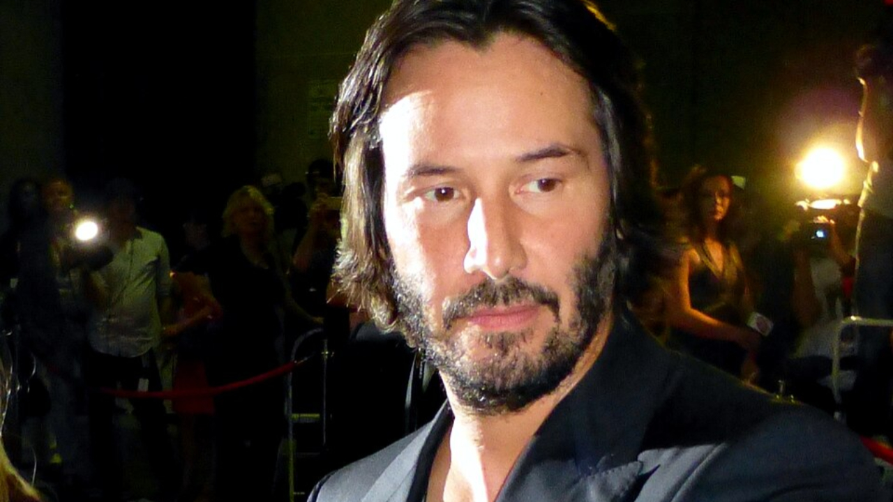 Keanu Reeves incontr&ocirc;lable sur &laquo; Love Will Tear Us Apart &raquo;