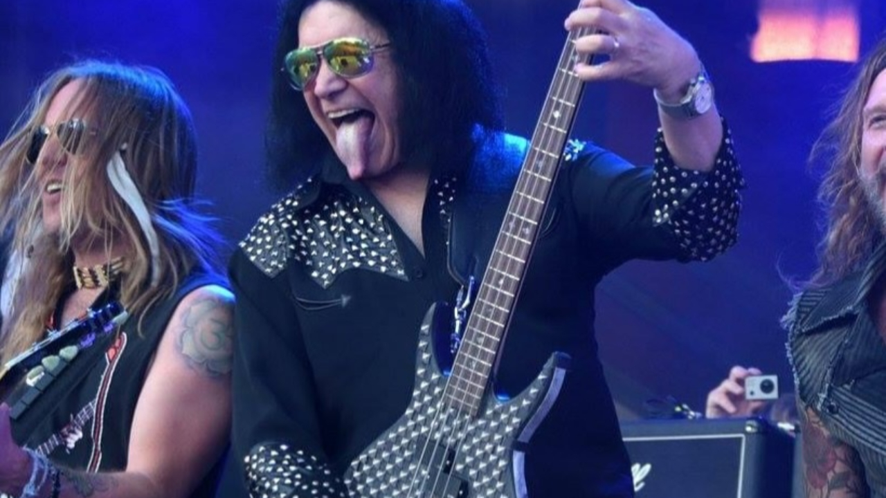 Kiss : Un fan devient le "roadie" de Gene Simmons en payant 12 000$ ! Kiss : Un fan devient le "roadie" de Gene Simmons en payant 12 000$ !