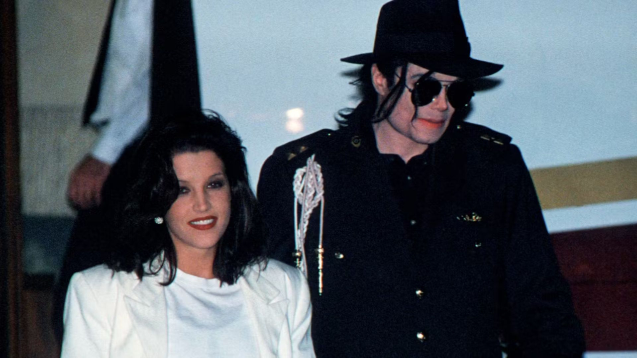 L'ex-femme d'Elvis, Priscilla Presley, démonte Michael Jackson : "Il n’épousait pas Lisa Marie, mais la dynastie Presley" L'ex-femme d'Elvis, Priscilla Presley, démonte Michael Jackson : "Il n’épousait pas Lisa Marie, mais la dynastie Presley"