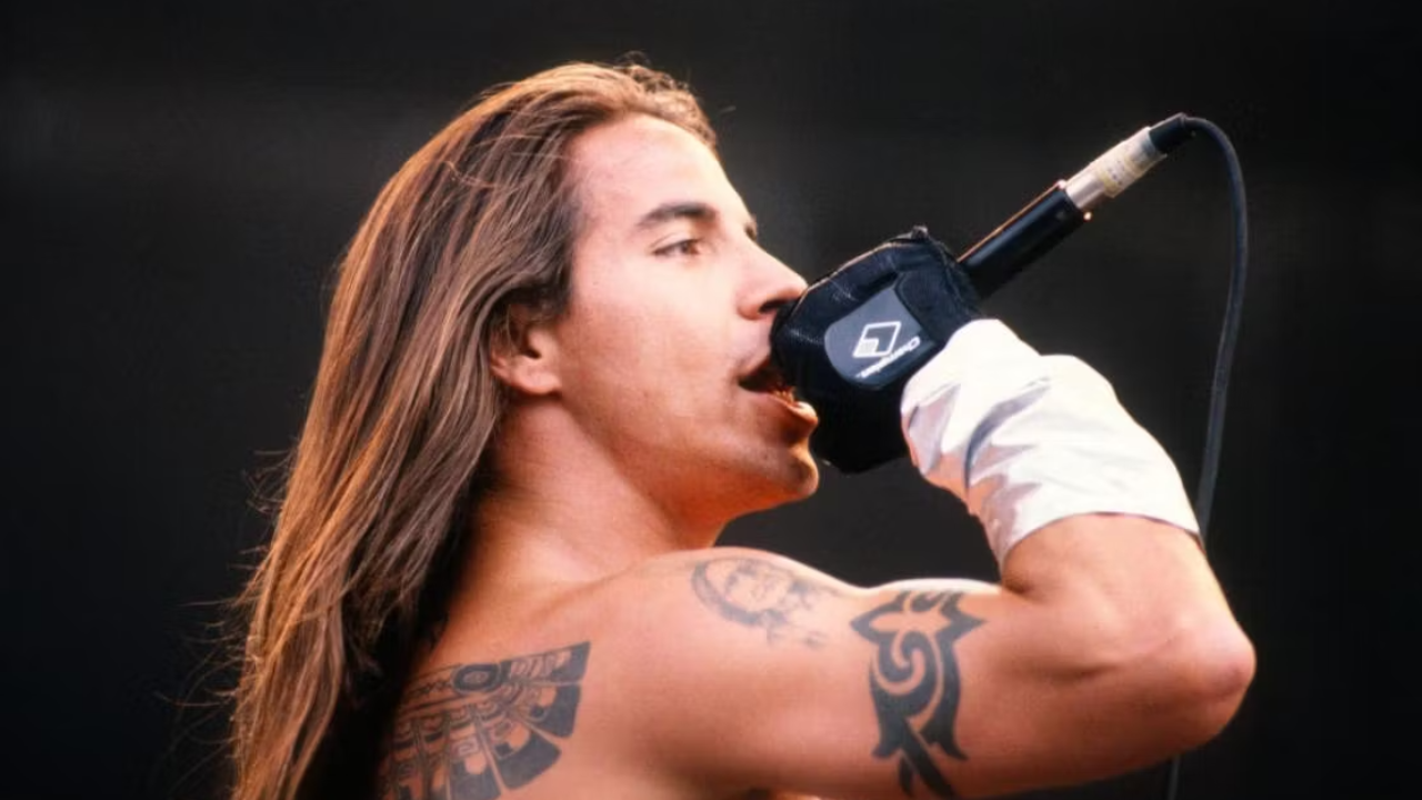 L'histoire de &laquo; Under The Bridge &raquo;, le po&egrave;me d'Anthony Kiedis sur sa renaissance apr&egrave;s sa toxicomanie