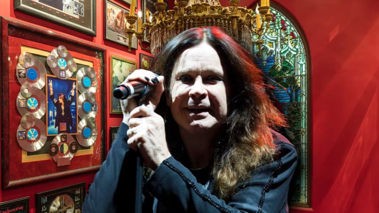 La maison historique d'Ozzy Osbourne à Los Angeles est à vendre pour 17 millions de dollars ! La maison historique d'Ozzy Osbourne à Los Angeles est à vendre pour 17 millions de dollars !
