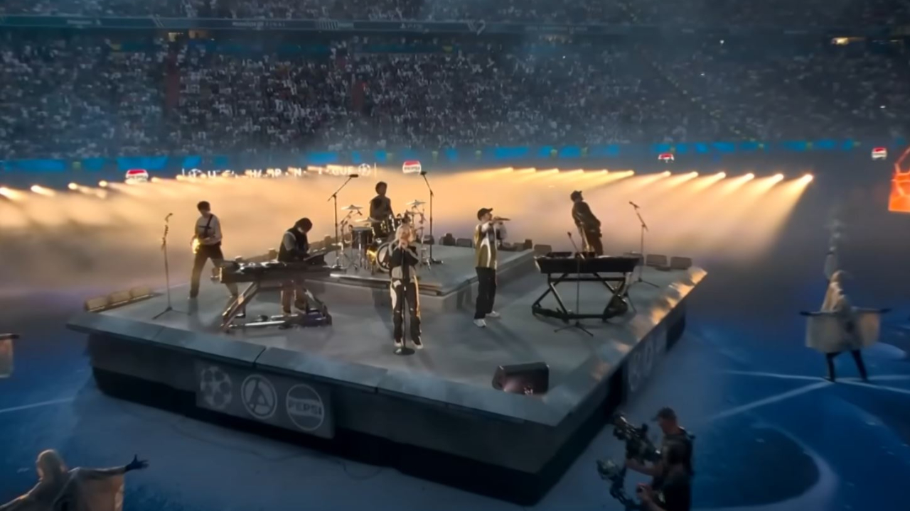 Linkin Park : leur concert de la finale de Ligue des Champions saccagé en France Linkin Park : leur concert de la finale de Ligue des Champions saccagé en France