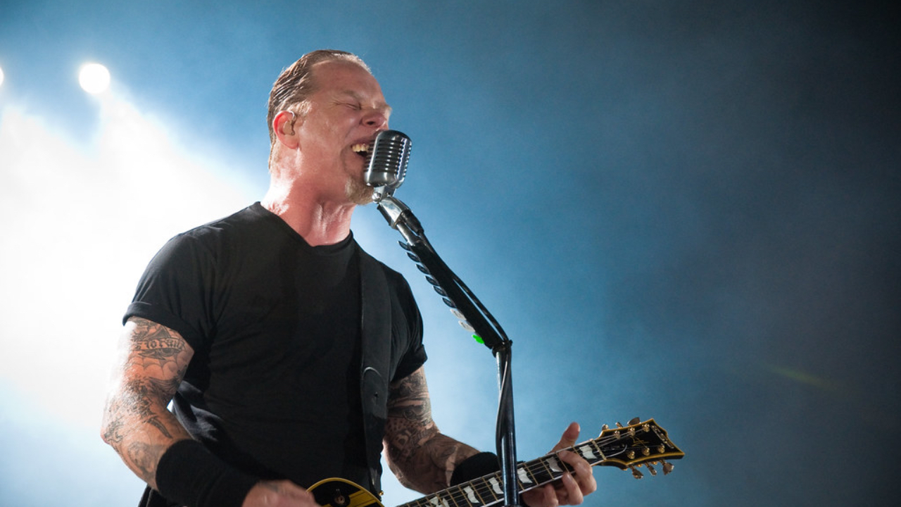 Metallica : James Hetfield surprend les fans avec un conte de Noël inédit Metallica : James Hetfield surprend les fans avec un conte de Noël inédit