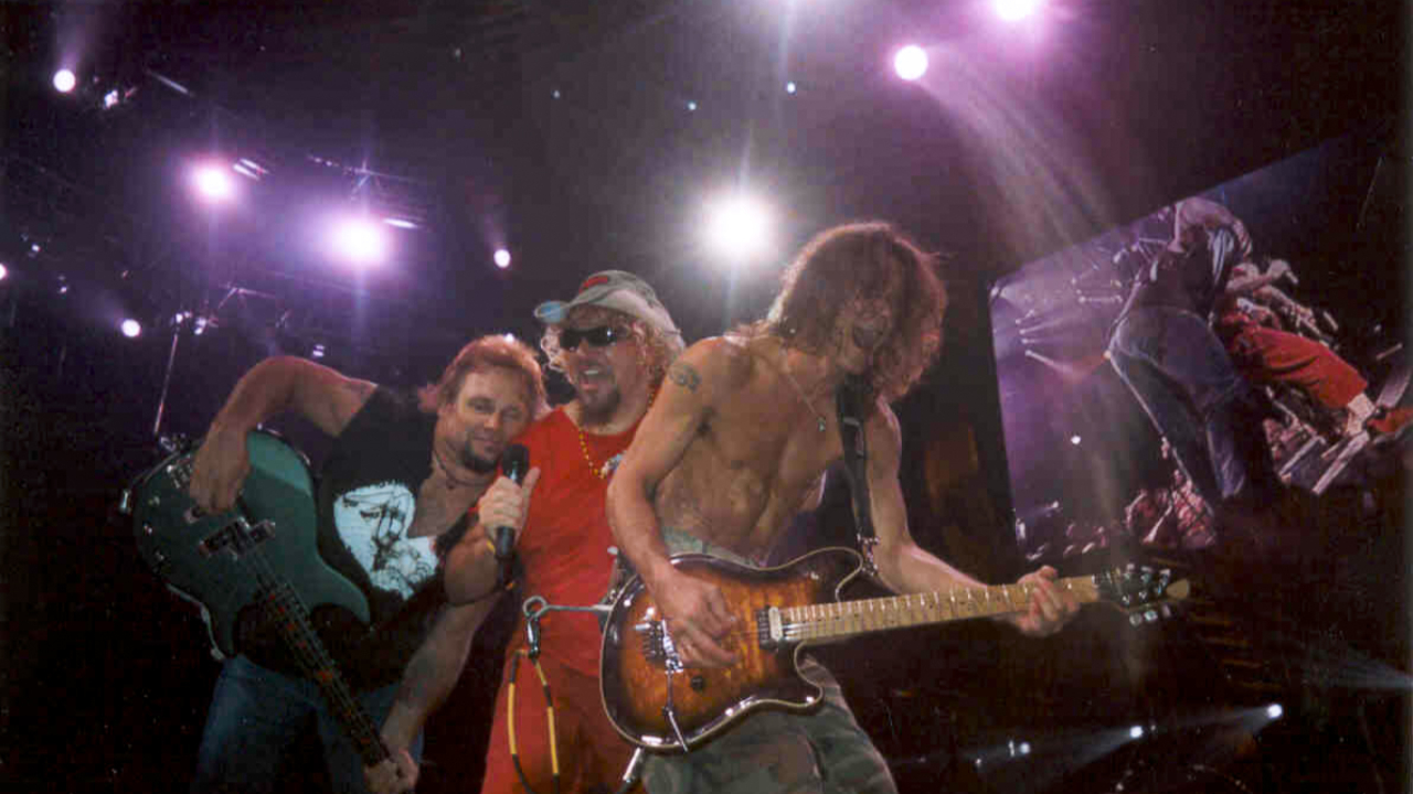 Michael Anthony, bassiste légendaire de Van Halen, revient sur son gros regret.