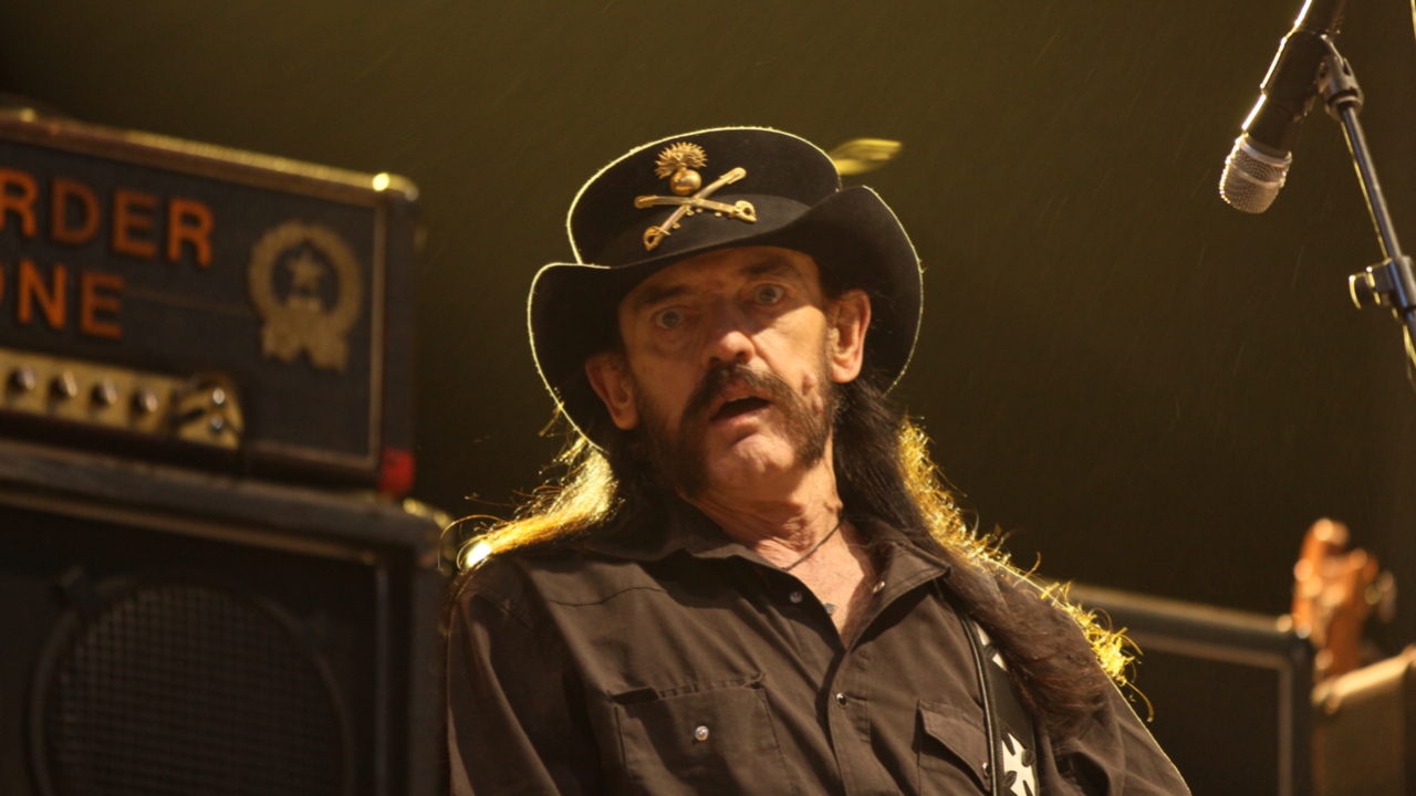 Motörhead : l’anecdote culte de Lemmy Kilmister et du cheeseburger à 2 millions de dollars Motörhead : l’anecdote culte de Lemmy Kilmister et du cheeseburger à 2 millions de dollars