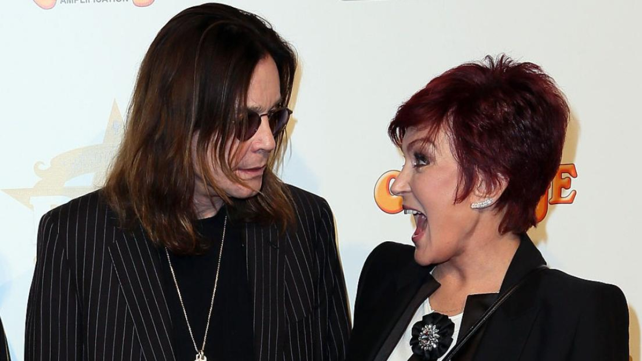 Ozzy Osbourne : Son nom porté par l'aéroport de Birmingham ? Sa femme milite pour lui rendre hommage Ozzy Osbourne : Son nom porté par l'aéroport de Birmingham ? Sa femme milite pour lui rendre hommage