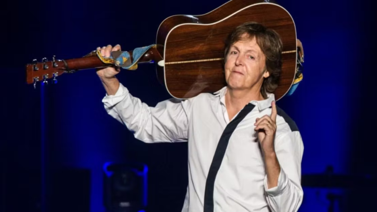 Paul McCartney ne prend plus de photos avec ses fans : « Sur le plan psychologique, je n'aime pas le genre d'interaction qui repose uniquement sur le concept de célébrité. » Paul McCartney ne prend plus de photos avec ses fans : « Sur le plan psychologique, je n'aime pas le genre d'interaction qui repose uniquement sur le concept de célébrité. »