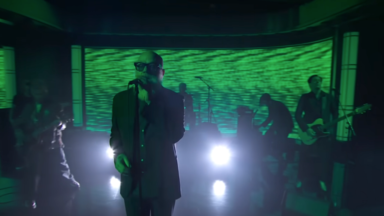 R.E.M : Casting 5 &eacute;toiles pour le nouveau single de Michael Stipe lors du live chez Jimmy Kimmel