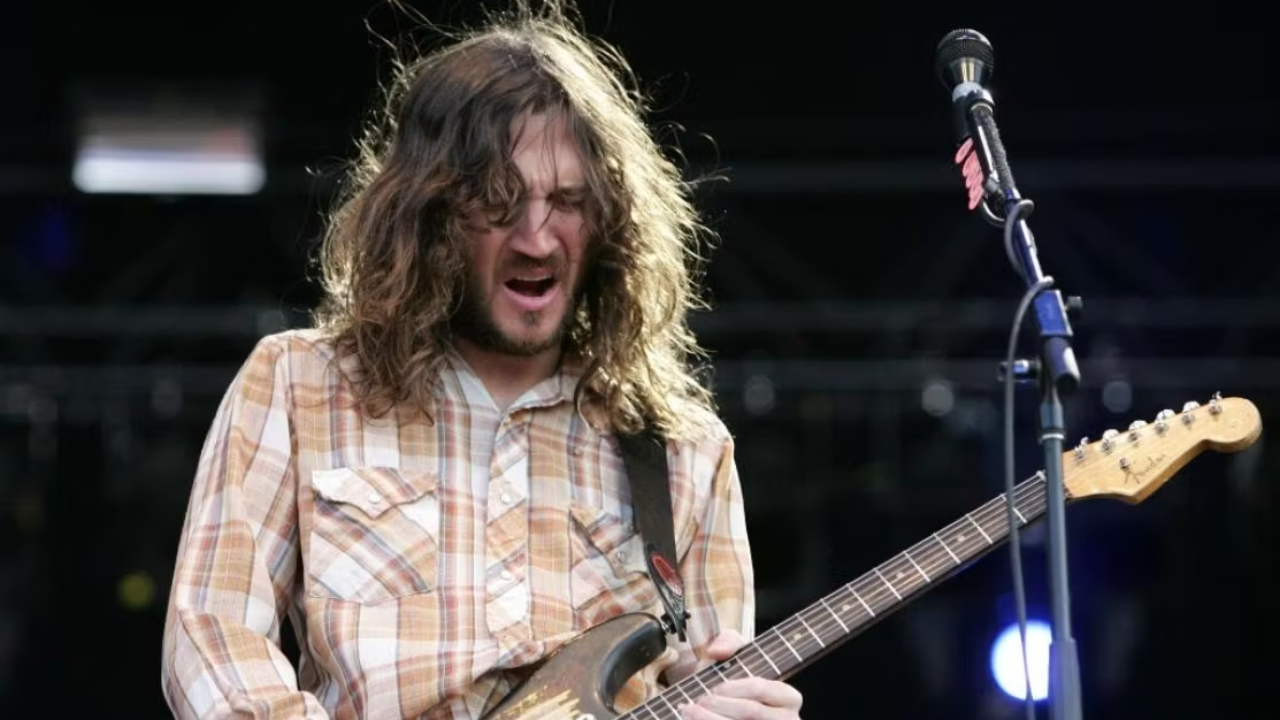 Red Hot Chili Peppers, Flea : &laquo; John Frusciante a apport&eacute; au groupe quelque chose qu'aucun d'entre nous ne pouvait faire. &raquo;