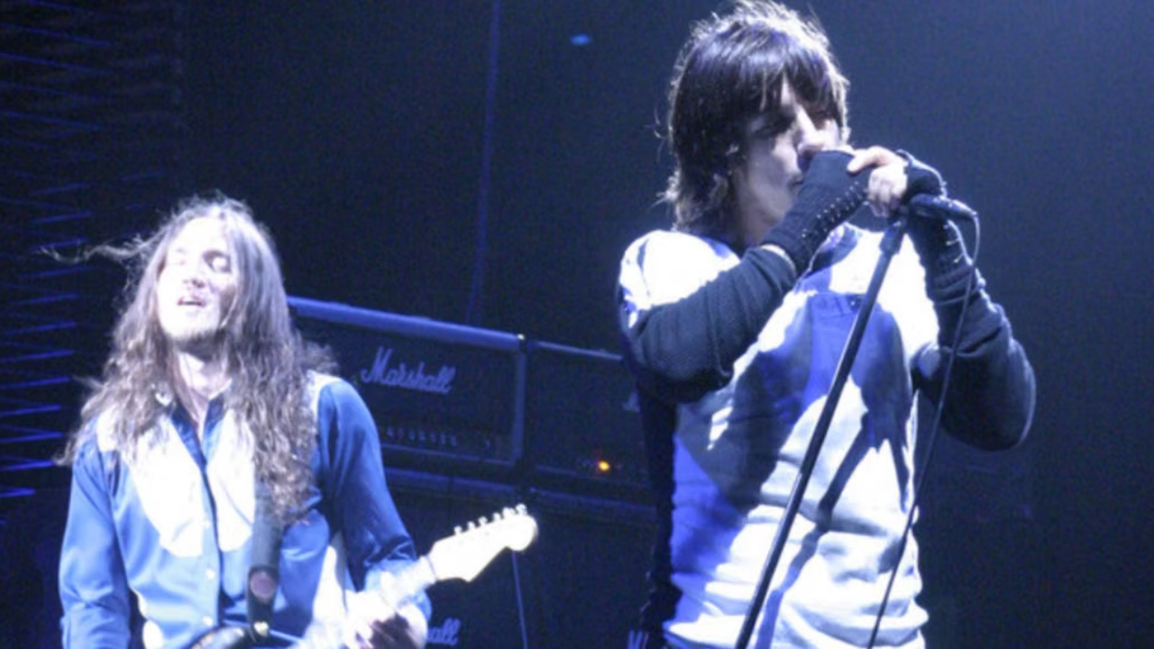 Red Hot Chili Peppers : L'histoire de l&rsquo;album mythique "By The Way"
