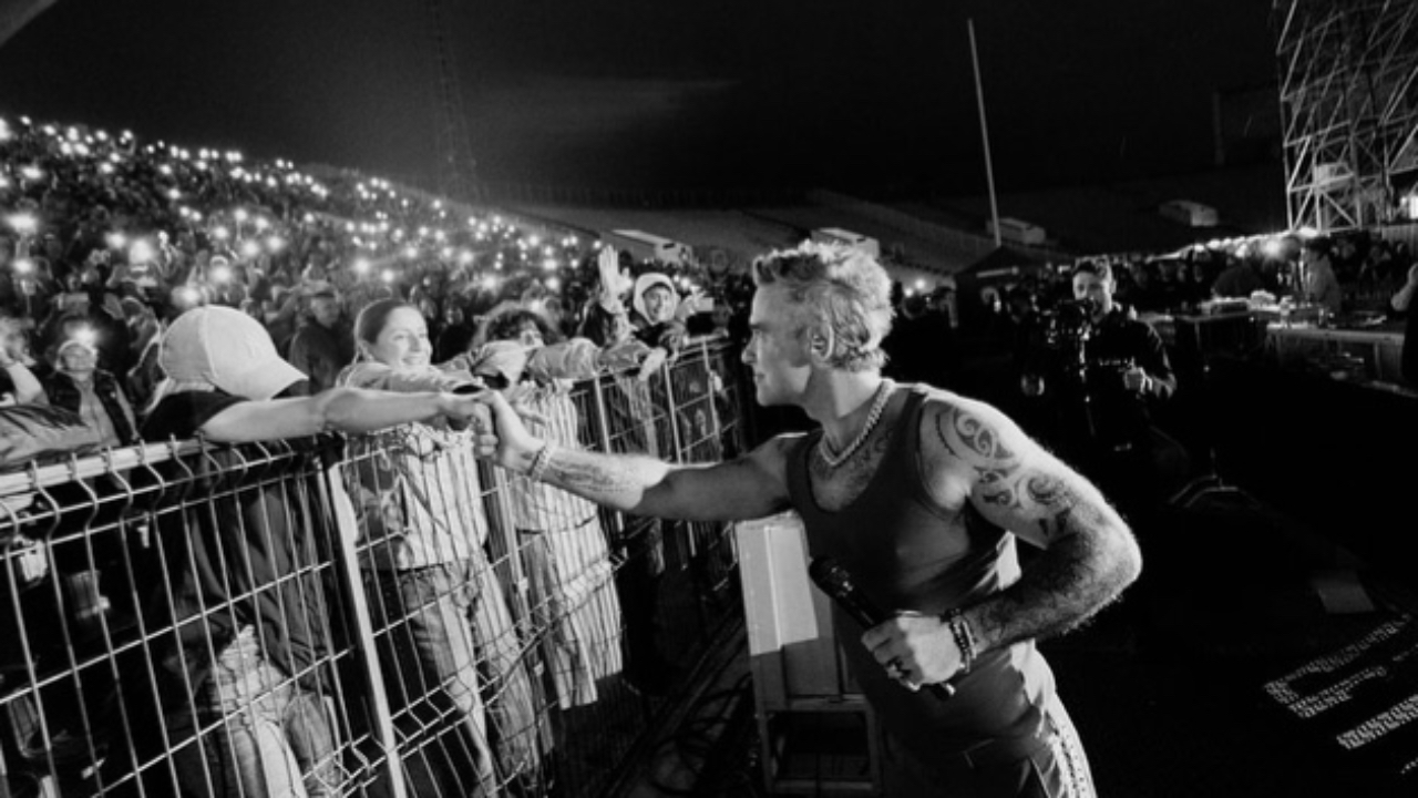 Robbie Williams &agrave; un pas d&rsquo;un record historique : il pourrait d&eacute;passer les Beatles !