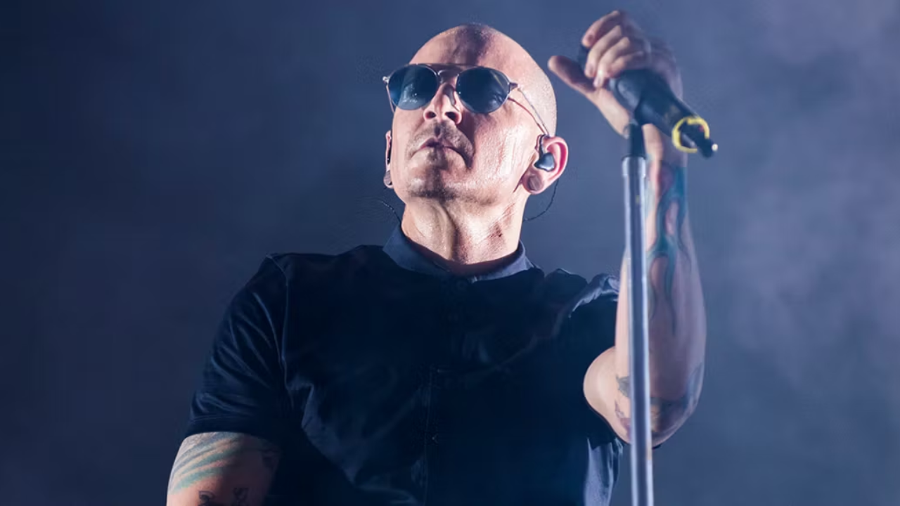 Sean Dowdell (Grey Daze) &agrave; propos de Chester Bennington: &laquo; Il a &eacute;t&eacute; bless&eacute; par les critiques des fans concernant son album One More Light. &raquo;