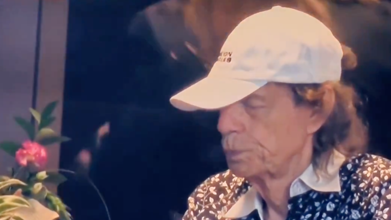 The Rolling Stones : Mick Jagger moqué sur les réseaux sociaux après la défaite de l'Angleterre face à l'Argentine The Rolling Stones : Mick Jagger moqué sur les réseaux sociaux après la défaite de l'Angleterre face à l'Argentine
