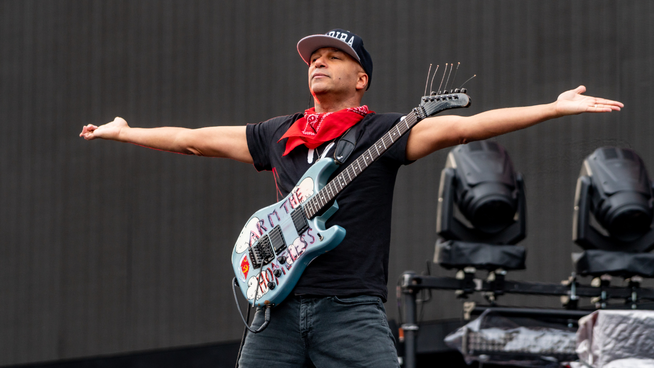Tom Morello frappe fort avec un single engagé !