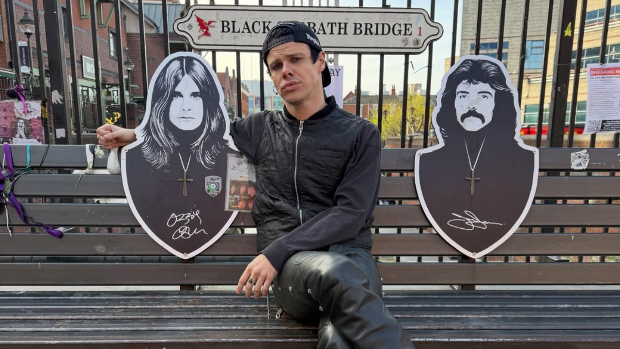 "Tu as chang&eacute; ma vie" : Yungblud au bord des larmes pour Ozzy Osbourne