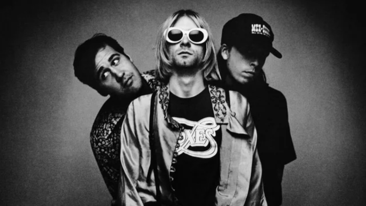 Un t-shirt culte de Kurt Cobain d&eacute;passe d&eacute;j&agrave; les 8 000 dollars aux ench&egrave;res !