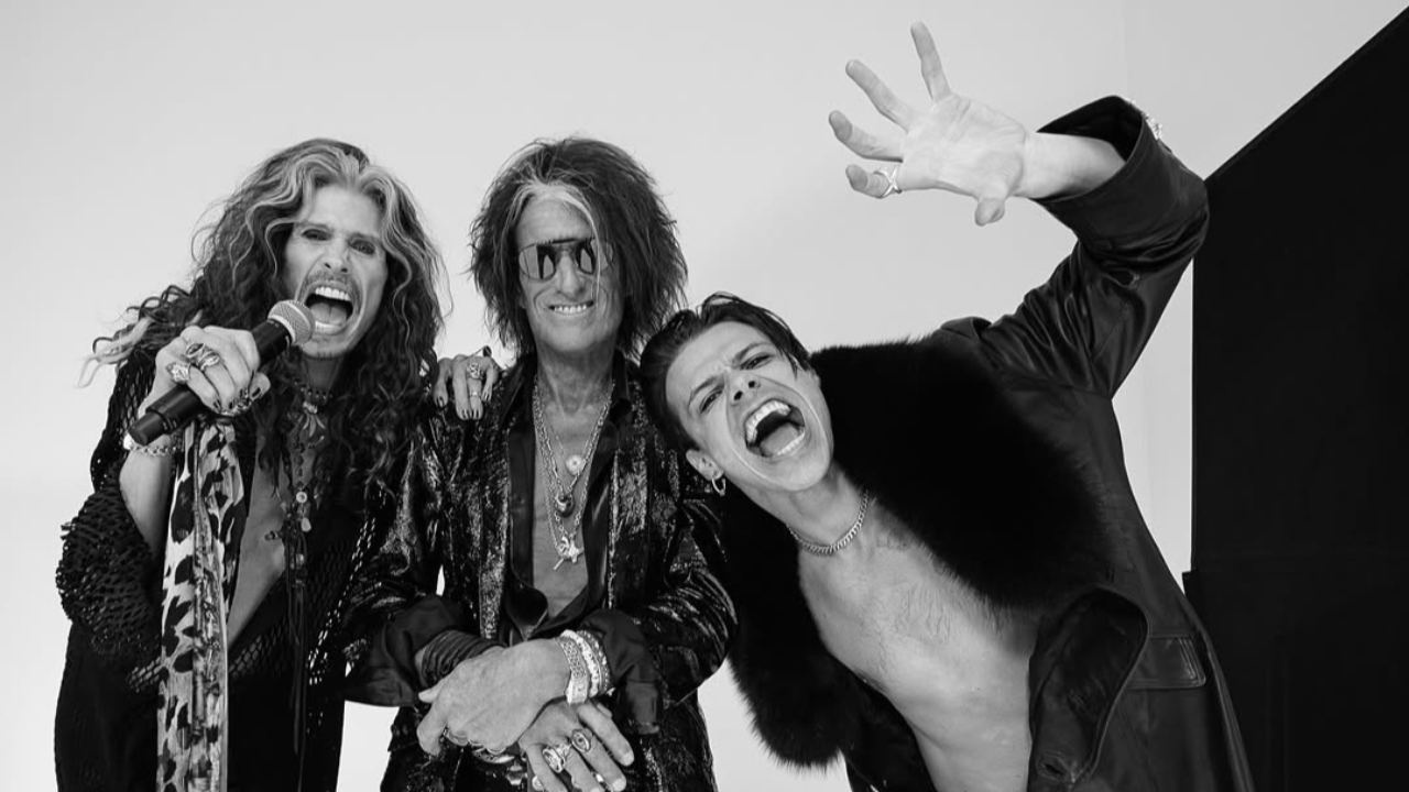 Yungblud raconte les coulisses de la collaboration en commun avec Aerosmith : "On a gardé ça secret" Yungblud raconte les coulisses de la collaboration en commun avec Aerosmith : "On a gardé ça secret"