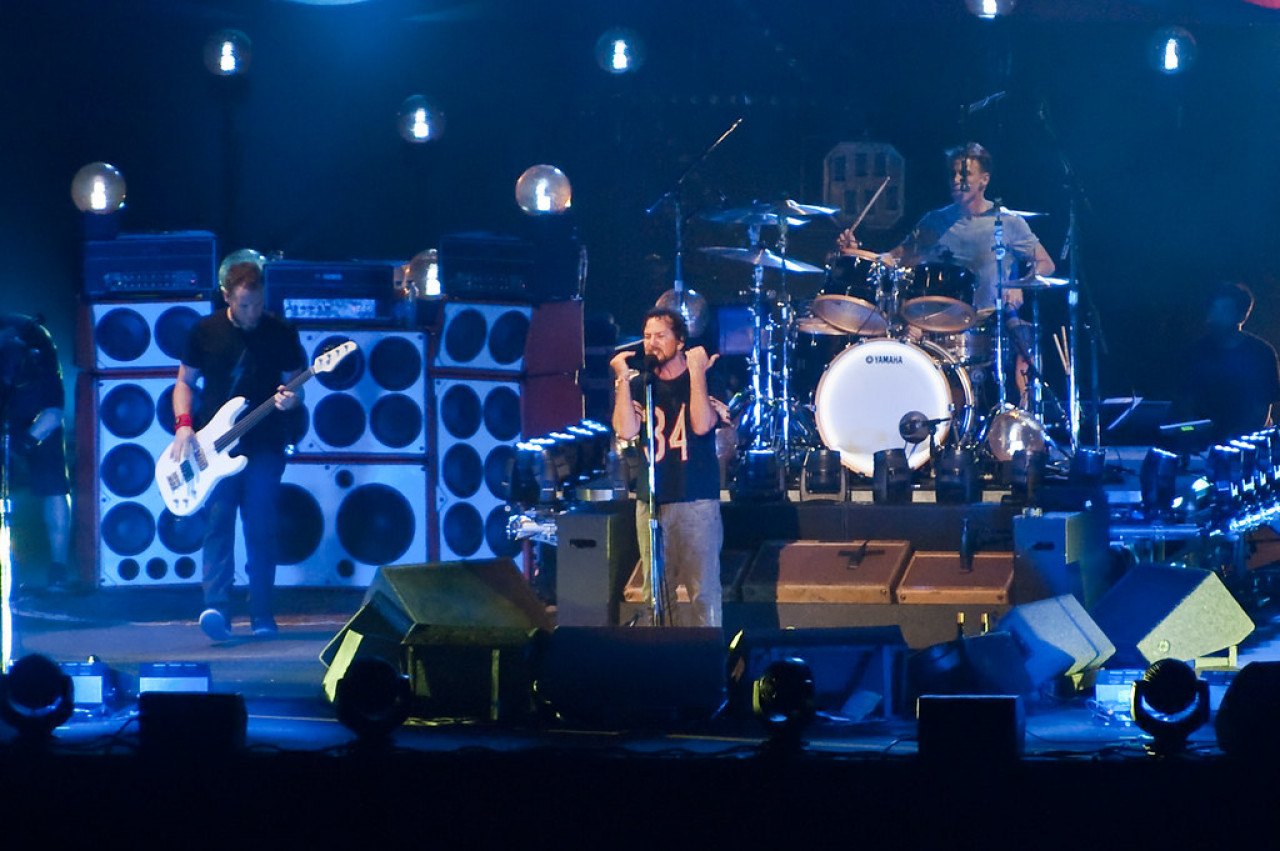 Pearl Jam annule plusieurs dates de tournée à cause de problèmes de santé Pearl Jam annule plusieurs dates de tournée à cause de problèmes de santé