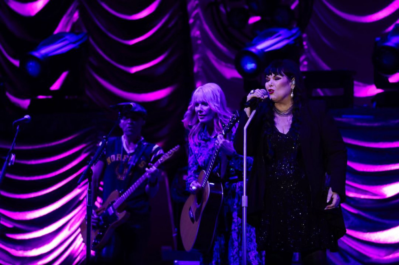Ann Wilson (Heart ) : atteinte d'un cancer, la tournée est reportée Ann Wilson (Heart ) : atteinte d'un cancer, la tournée est reportée