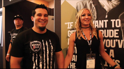 Nita Strauss et Josh Villalta : un mariage 100% à l’image du couple 