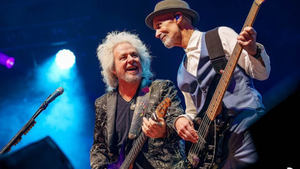 4 mai 1999 : Toto est intronisé au Hollywood Rock Walk of Fame 4 mai 1999 : Toto est intronisé au Hollywood Rock Walk of Fame