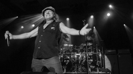 AC/DC : Brian Johnson fr&ocirc;le l&rsquo;accident sur sc&egrave;ne apr&egrave;s la chute d&rsquo;un canon de la sc&eacute;nographie