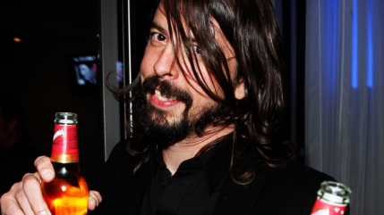 Avant chaque concert, Dave Grohl r&eacute;v&egrave;le son secret pour sa voix : &laquo; Une bi&egrave;re, puis un whisky, puis une autre bi&egrave;re et une tourn&eacute;e de shots. &raquo;