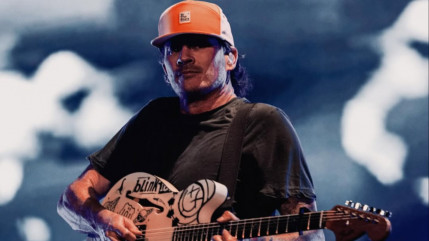 Blink-182 : Tom DeLonge pense que les drônes observés aux Etats-Unis sont des OVNIs ! Blink-182 : Tom DeLonge pense que les drônes observés aux Etats-Unis sont des OVNIs !