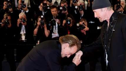 Bono réalise une masterclass au Festival de Cannes avec son premier film "Stories of Surrender" Bono réalise une masterclass au Festival de Cannes avec son premier film "Stories of Surrender"
