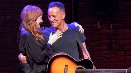 Bruce Springsteen donne des nouvelles de sa femme Patti Scialfa concernant sa santé : « Le cancer est en rémission. » Bruce Springsteen donne des nouvelles de sa femme Patti Scialfa concernant sa santé : « Le cancer est en rémission. »