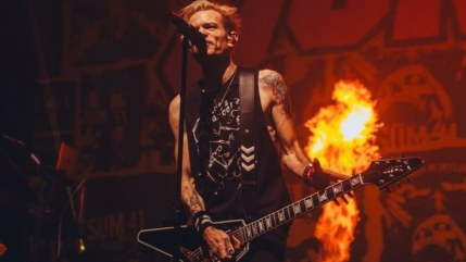 Deryck Whibley (Sum 41) accuse son ancien manager d'abus sexuels ! Deryck Whibley (Sum 41) accuse son ancien manager d'abus sexuels !