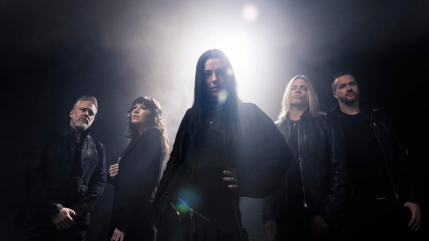 Evanescence : Amy Lee parle de son nouveau single &laquo; Who Will You Follow &raquo; : &laquo; Il s'agit de patauger dans les mensonges, de chercher la v&eacute;rit&eacute;. &raquo;