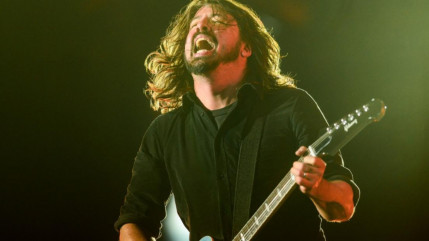 Foo Fighters : Dave Grohl rend hommage à Korn et Jonathan Davis !
