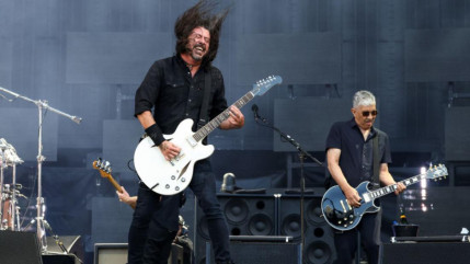 Foo Fighters : Quand les Red Hot Chili Peppers voulaient chiper Pat Smear du groupe ! Foo Fighters : Quand les Red Hot Chili Peppers voulaient chiper Pat Smear du groupe !